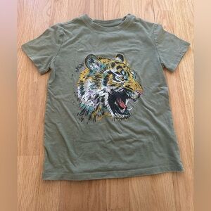 Cat & Jack Olive Green Tiger Tee Sz s (6/7)